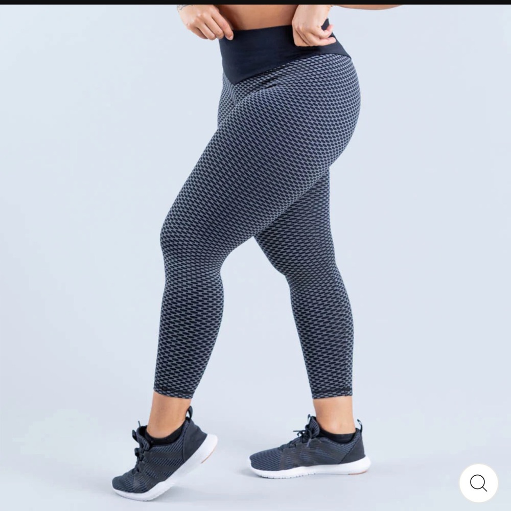 NWOT Bowndless signature flux legging- medium